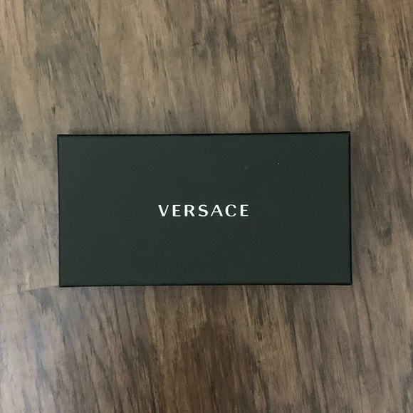 Versace Medusa Amplified Eye mask - Picture 13 of 15